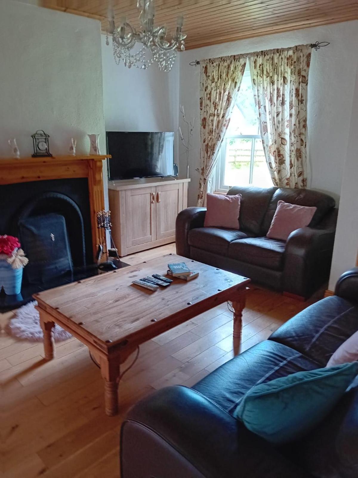 Katy Kellys Countryside Self Catering Cottage Roscommon Exteriör bild
