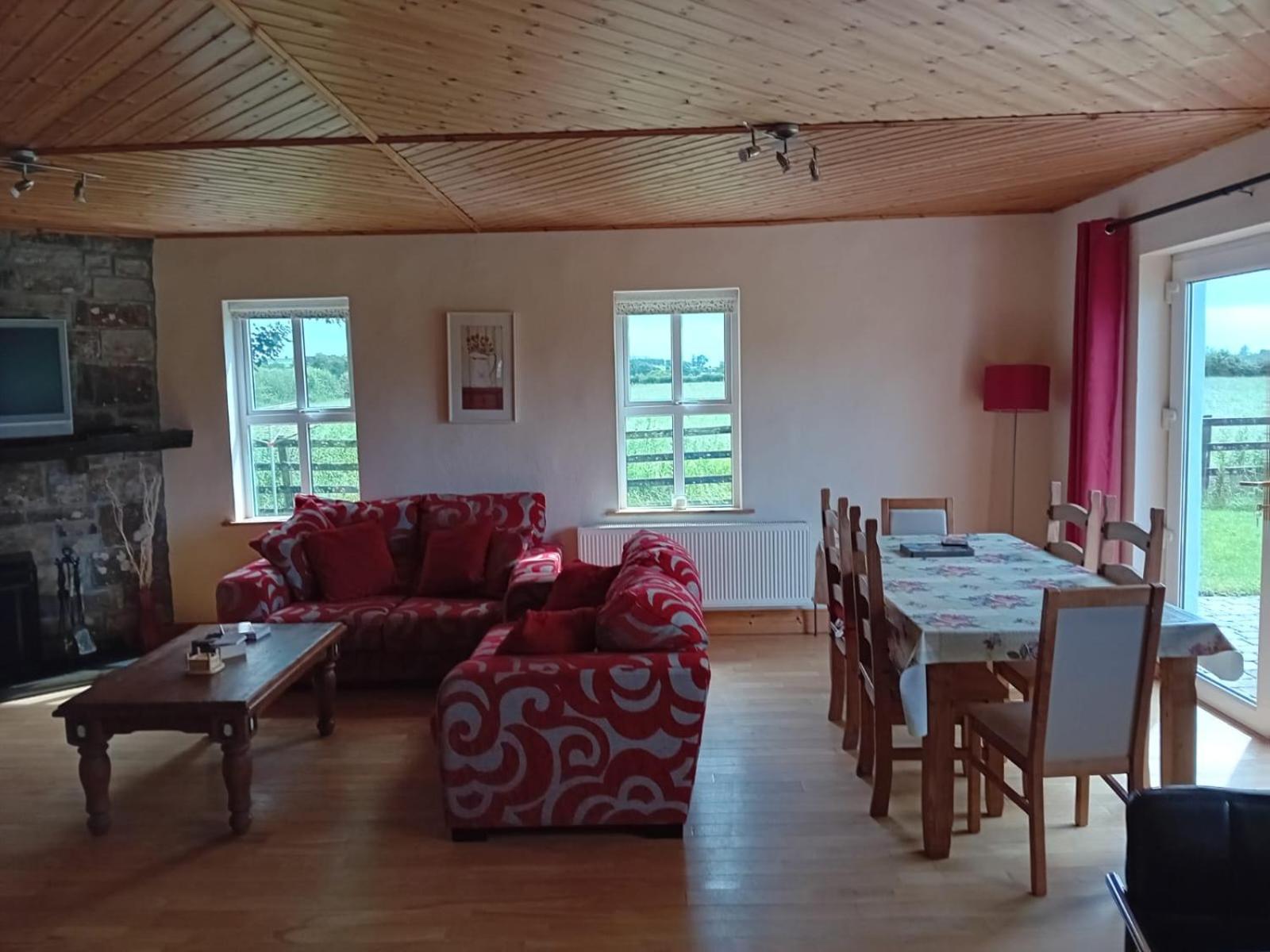 Katy Kellys Countryside Self Catering Cottage Roscommon Exteriör bild