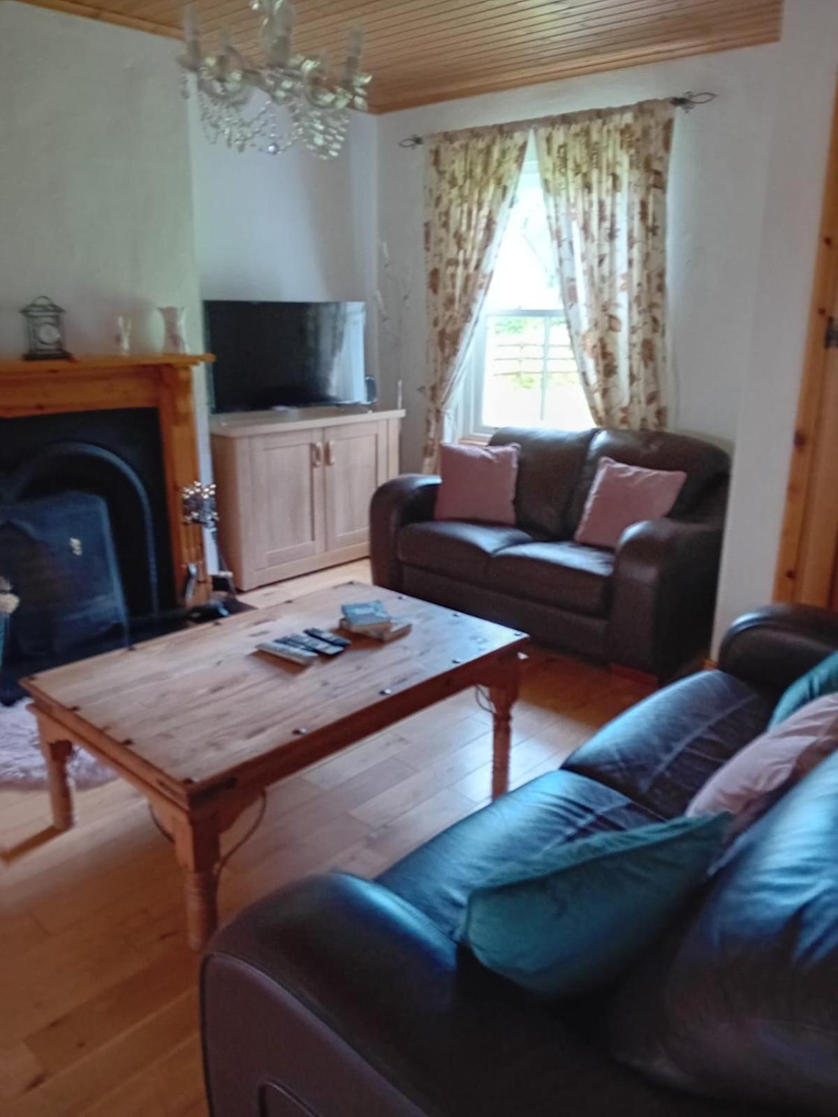 Katy Kellys Countryside Self Catering Cottage Roscommon Exteriör bild